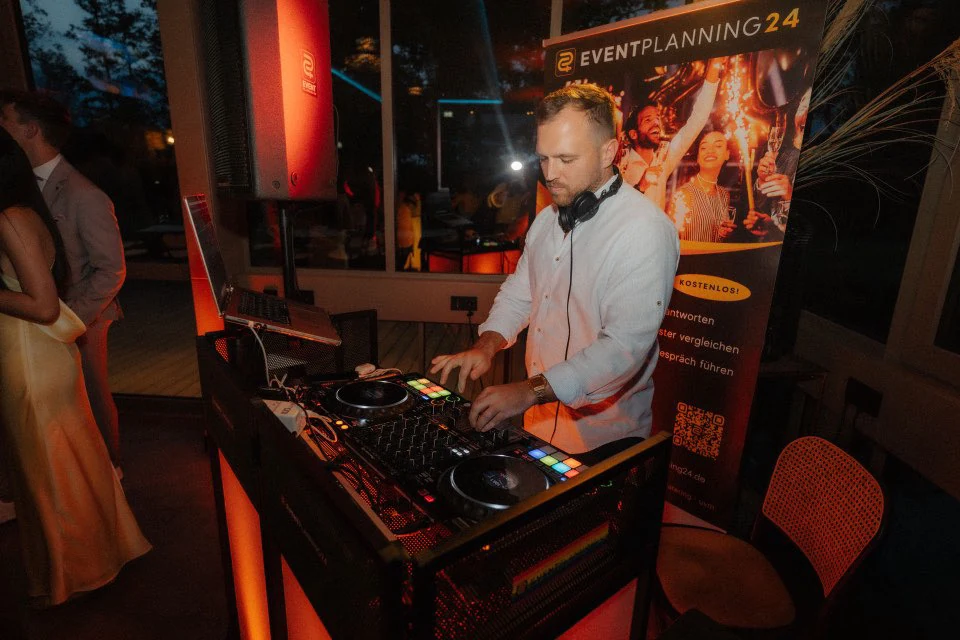 Hochzeits-DJ buchen